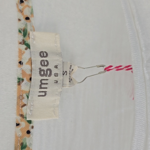 Umgee poncho style top - Picture 2 of 10